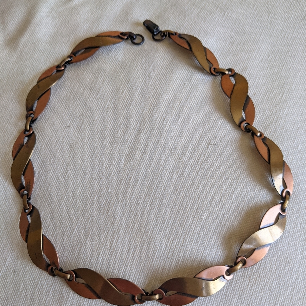 Beautiful & Unique Gold Copper Metal Necklace